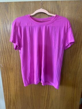 lululemon athletica Short-Sleeve Performance Tee in Sonic Pink